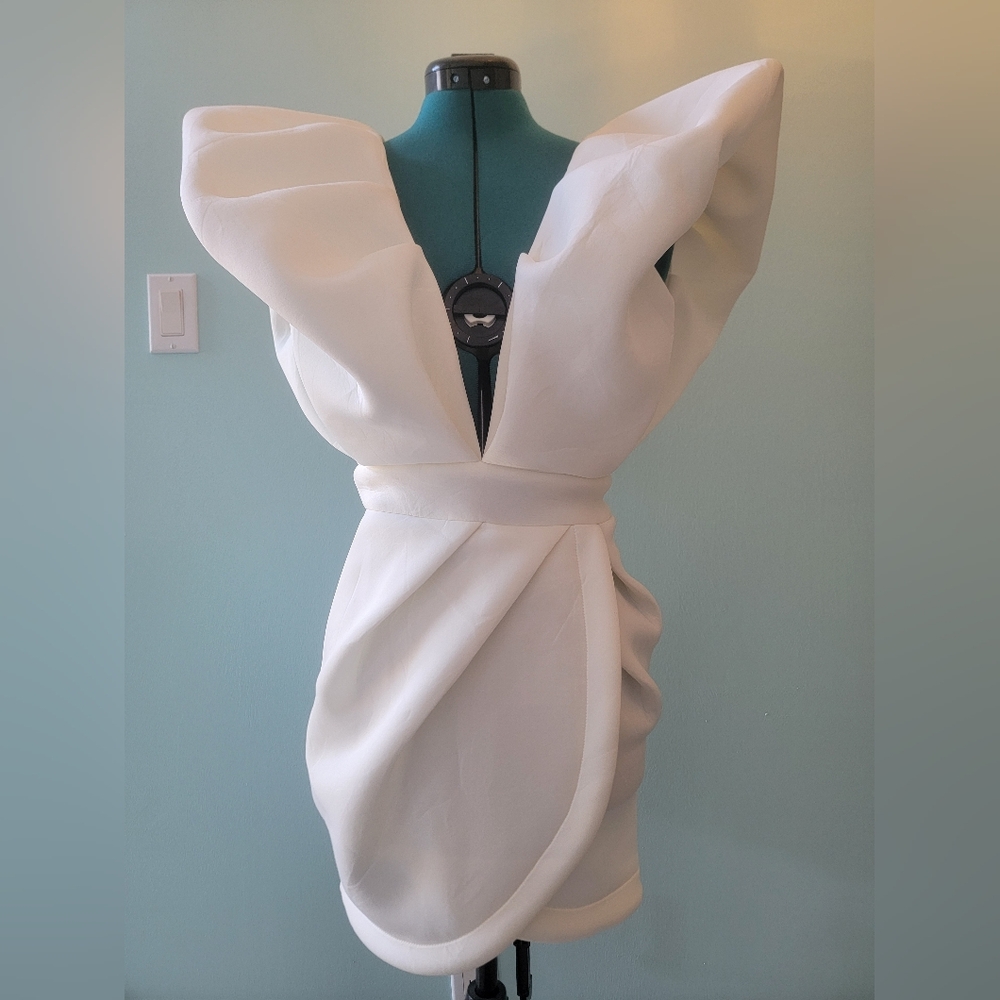 NWT ✨️ MABLE Chic White Ruffle Mini Dress - Picture 3 of 6